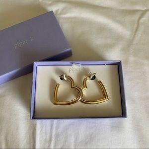 Gold thick heart hoop earrings💞💛